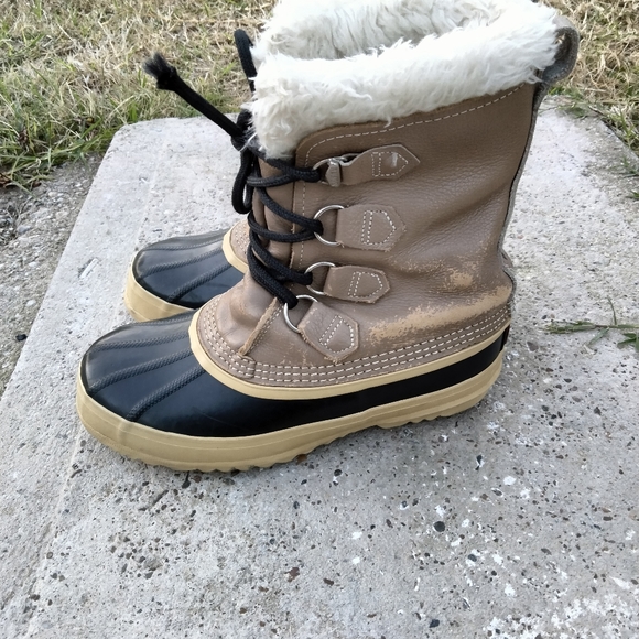 Sorel boots - Picture 3 of 11